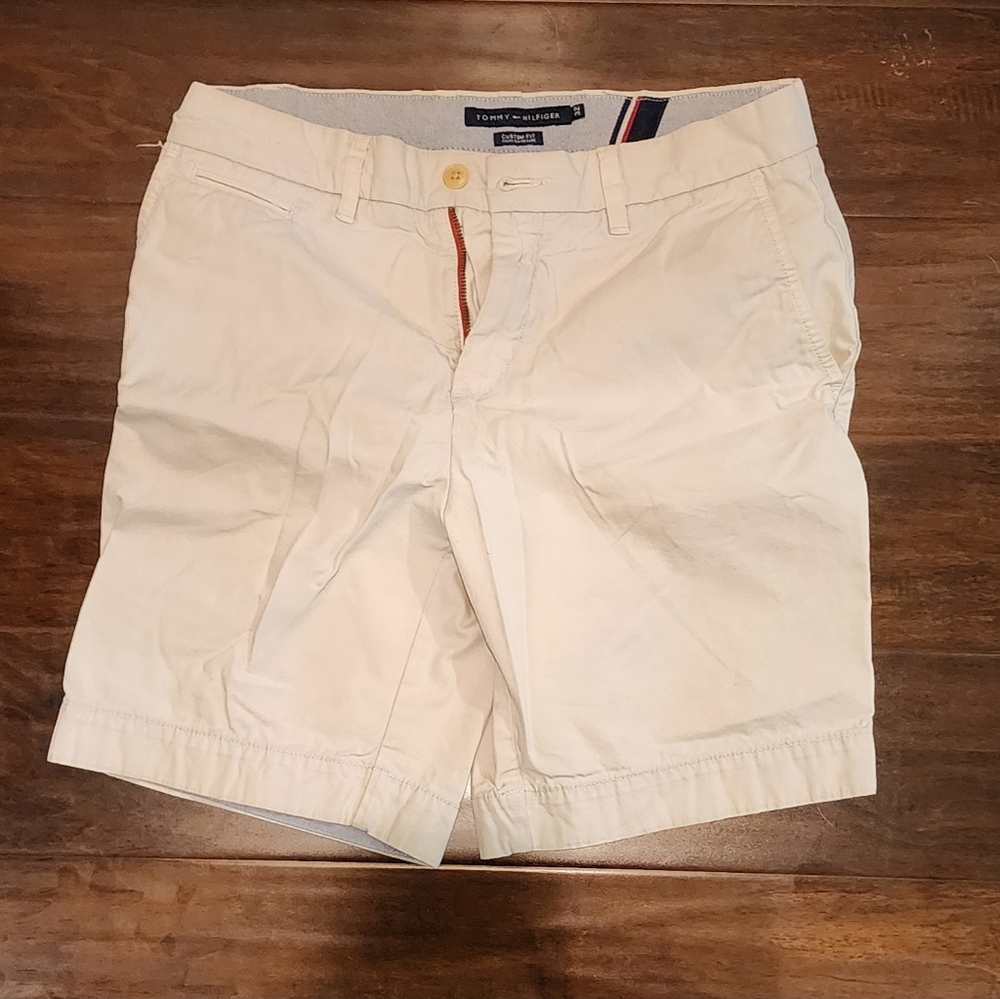 Tommy Hilfiger Men's White Flat Front Shorts